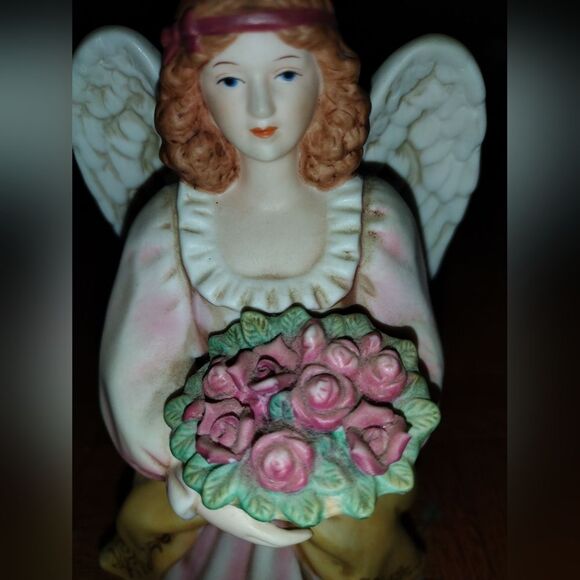 🙂Homco Home Interior Angel Figurine 8806 Holding Bouquet of Flowers - Picture 9 of 10